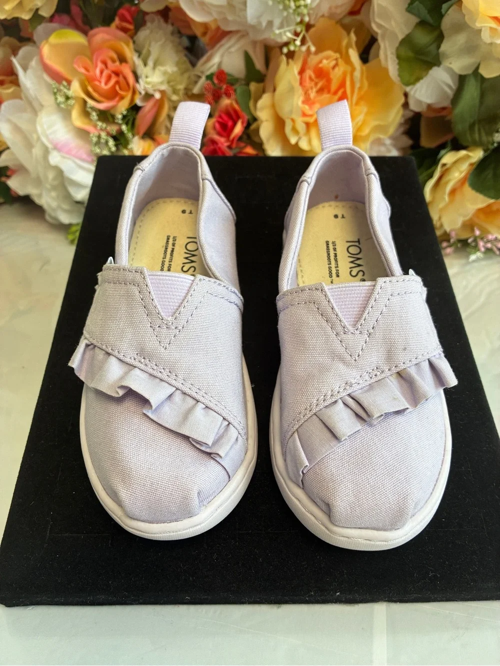 TOMS Tiny Ruffle Textile Slip-On Shoes Lavender Purple Toddler Girl 9 Hook Loop